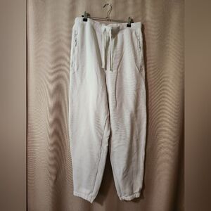 Nwot- ALO YOGA RESTORE SWEATPANT